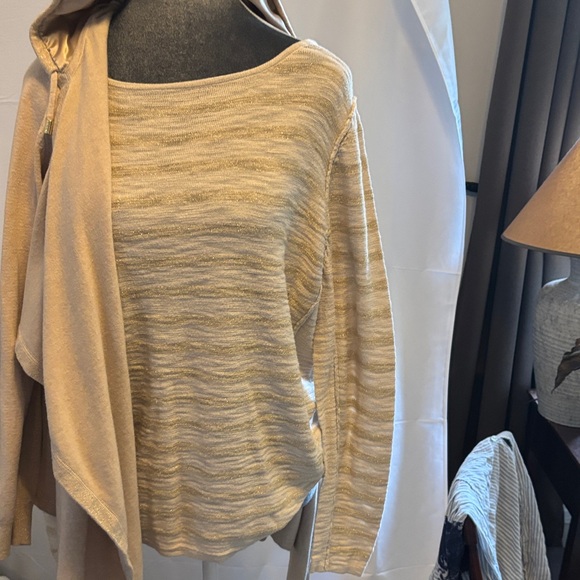 Chicos Zynergy Women's Cream Hooded sweater set with gold striped top. Size 2. - Picture 2 of 2